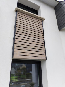 Photo de galerie - Bardage entre fenêtres 