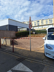 Photo de galerie - Création d'une plate-forme avant dalle béton , terrassement et évacuation de 70M3 de terre . Remblais 030/040 ! 