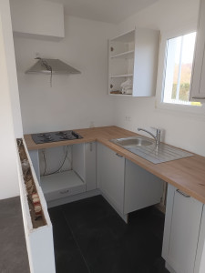 Photo de galerie - Pose d'une cuisine 
