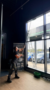 Photo de galerie - Nettoyeur de vitres
