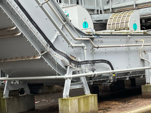 Photo de galerie - Pose de chemin de câble et fixation 