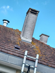 Photo de galerie - Création de sortie vmc et reprise de joints de cheminée 