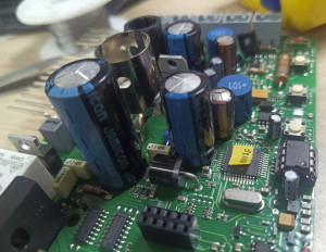 Photo de galerie - Réparation carte électronique de porte de garage