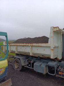 Photo de galerie - Transport possible de matériaux pour votre chantiers sable terre gravier ect... 
 