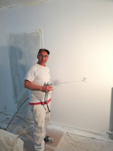 Photo de galerie - Application peinture avec le pistole