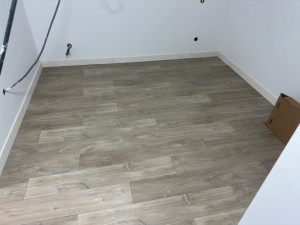 Photo de galerie - Pose de parquet sur un appart entier (70m2) en pose à coupe de pierre