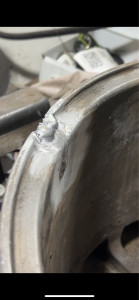 Photo de galerie - Réparations d’une fissure sur une jante aluminium 