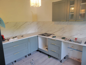 Photo de galerie - Montage et pose d'une cuisine avc raccordement électrique et sanitaire. 