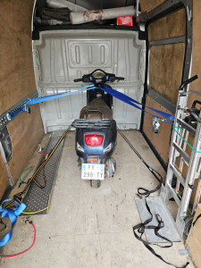 Photo de galerie - Transport d'un scooter  en panne 