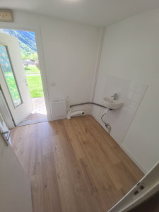 Photo de galerie - Pose de parquet, peinture et pose de lavabo