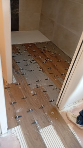 Photo de galerie - Pose carrelage 20×120 avec l'entreprise Cedam