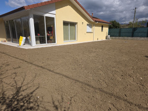 Photo de galerie - Rajouter de la terre végétale 
pose de semis