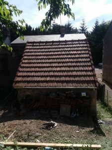 Photo de galerie - Réfection de la toiture et mise en place d'une gouttière en zinc 