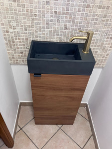 Photo de galerie - Faience et meuble sous vasque