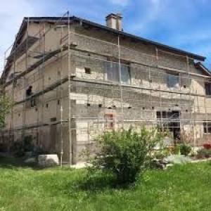 Photo de galerie - Couvreur, charpentier, rémaniement, nettoyage toiture, changement tuiles