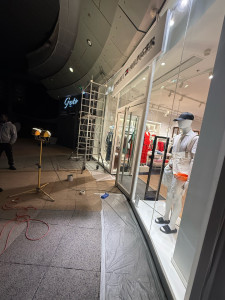 Photo de galerie - Peinture vitrine 