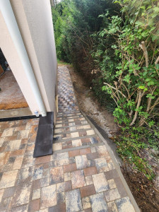 Photo de galerie - Pose pavés et création de marchés en pavés