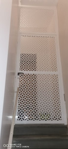 Photo de galerie - Réalisation d'une grille de défense avec Imposte personnalisée motif découpé au laser serrure 3 point
Thermolaqué ral 9016 