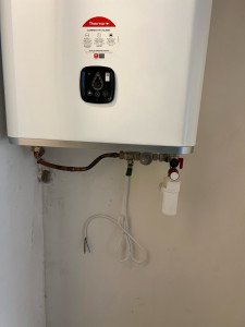 Photo de galerie - Ballon d’eau chaude installé hier. 