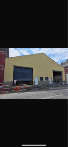 Photo de galerie - Photo après réalisation d’un enduit projeté de couleur, ton Pierre est une réalisation de pierres moulée à base d’enduit et de couleur naturelle(chantier Tourcoing)