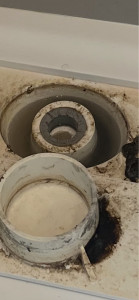 Photo de galerie - Bonde de douche avant nettoyage 