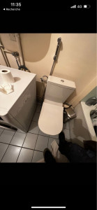 Photo de galerie - Toilettes installer avec un kit hygiène