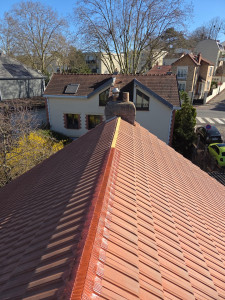 Photo de galerie - Finition avec un closoir ventilé avant la pose des faîtière 