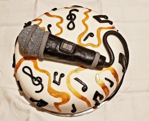 Photo de galerie - Le gâteau d'anniversaire de ma fille (chanteuse)