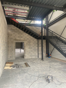 Photo de galerie - Pose escalier en fer sur mesure 