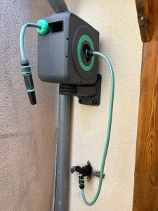 Photo de galerie - Pose d’un enrouleur extérieur.