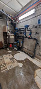 Photo de galerie - Création complète d'un local technique 
hydraulique complet pompe filtre bye pass