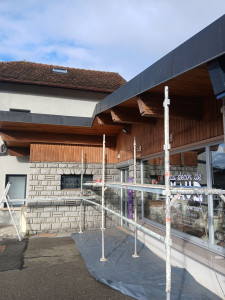 Photo de galerie - Ponçage de bois et peinture 