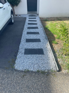 Photo de galerie - Terrassement et pose de dalle et de bordures 
