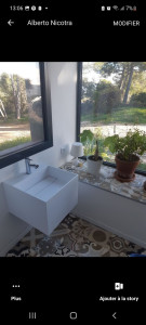 Photo de galerie - Pose d un évier a hauteur d enfants (2)