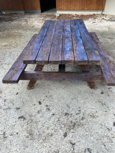 Photo de galerie - Pose traitement sur table extérieure 