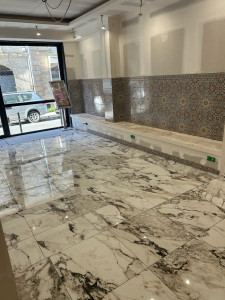 Photo de galerie - Rénovation d’un restaurant, carrelage marazzi 60x60, zellige orientale. 