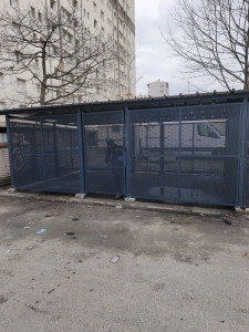 Photo de galerie - Pose d'un local O.M. pour Toulouse Métropole Habitat 