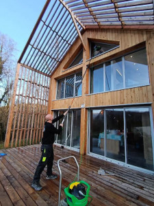 Photo de galerie - Nettoyage de vitre à l eau pure 