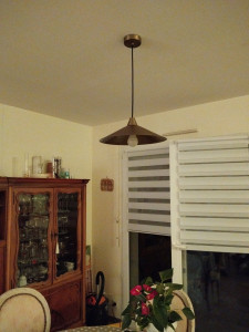 Photo de galerie - Installation d’un luminaire.