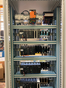 Photo de galerie - Installation armoire électriques 