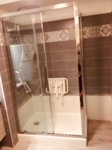 Photo de galerie - Remplacement de la baignoire par une douche italienne