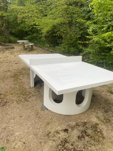 Photo de galerie - Restauration table ping pong en béton 