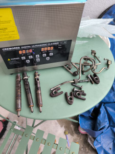 Photo de galerie - Nettoyage d'injecteur aux ultrasons. 