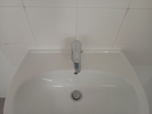 Photo de galerie - Changement joint sanitaire après 