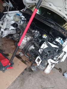 Photo de galerie - Changement kit d'embrayage 
changement de moteur...
kit distribution...
toutes les travaux 