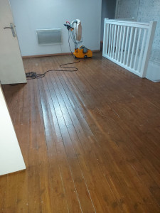 Photo de galerie - Remise en etat d un parquet
poncage , insecticide et  vitrification