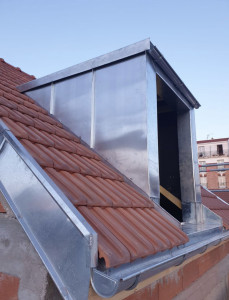 Photo de galerie - Lucarne en zinc joint debout 