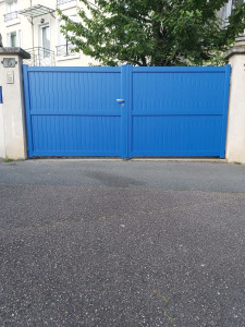 Photo de galerie - Portail automatique Alu/Pvc