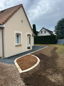 Photo de galerie - Création du belle entrée devant maison 