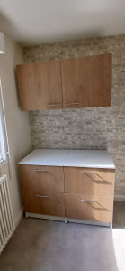 Photo de galerie - Montage d'une 4 meubles puis mise en place dans la cuisine avec fixation des deux meubles hauts